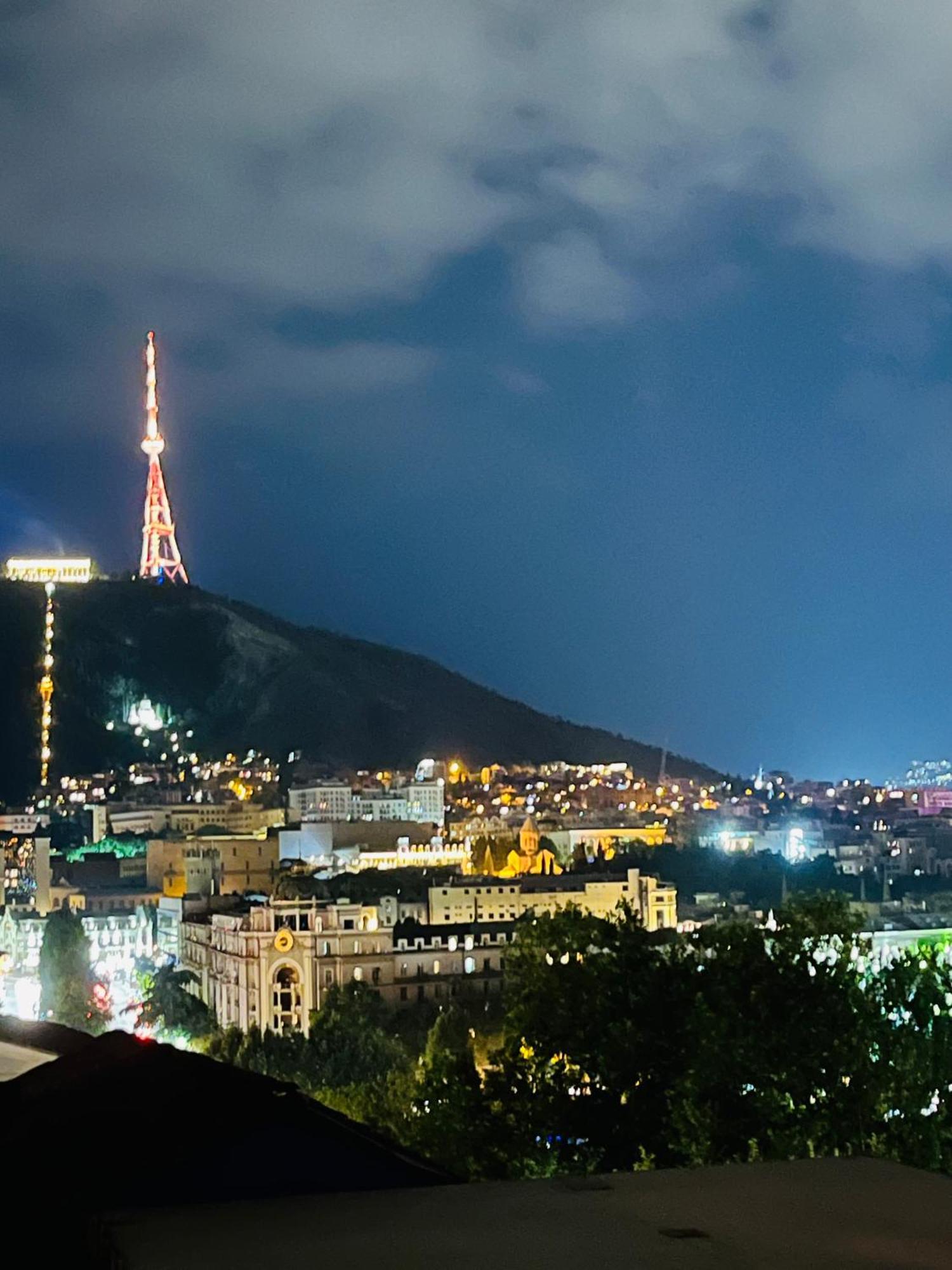 Jeji'S Apartment Tbilisi Ngoại thất bức ảnh